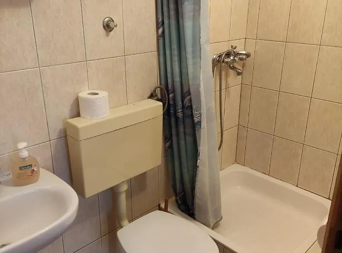 Selak, Διαμέρισμα *